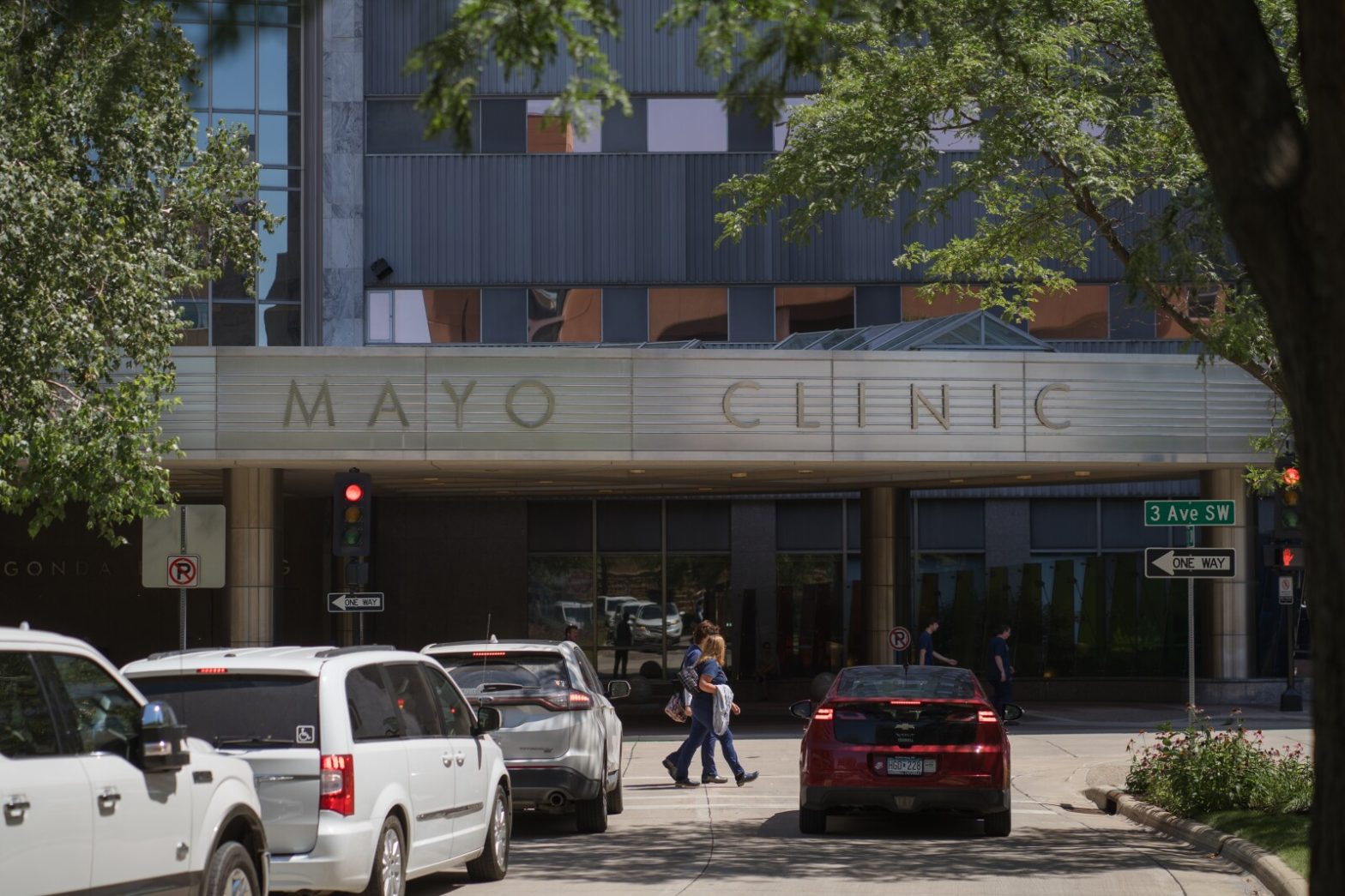 Grand Forks Family Files Lawsuit Against Mayo Clinic Alleging Surgical Malpractice Resulting in Teen's Paralysis