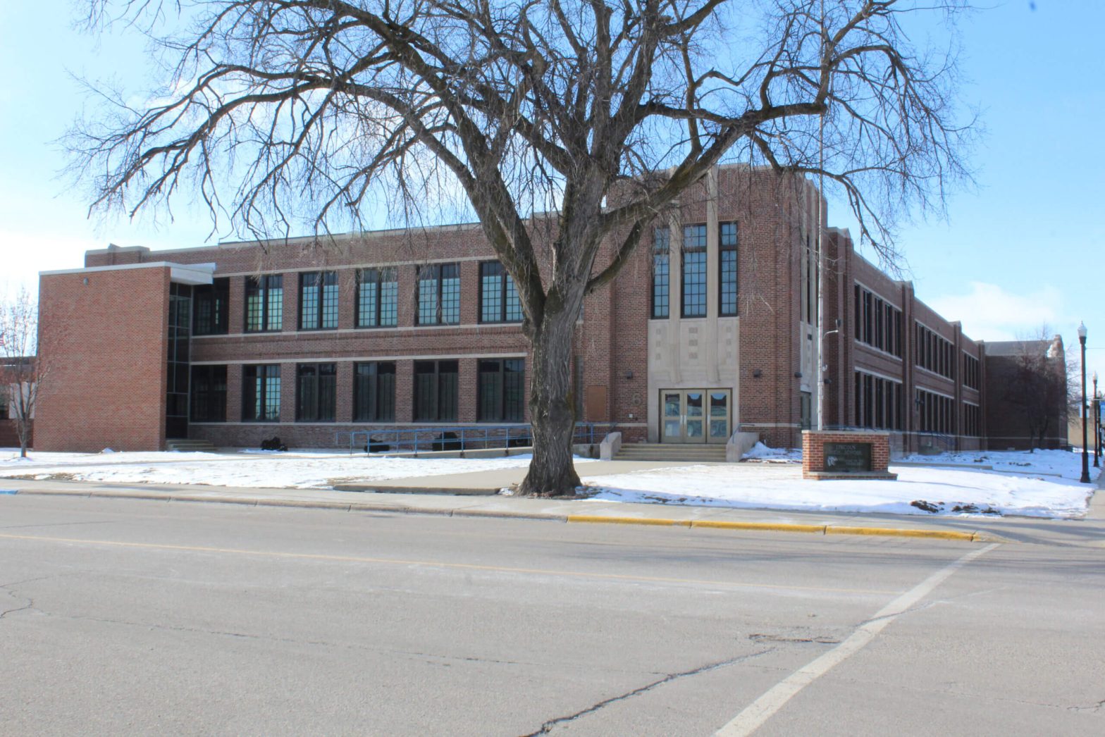 Thief River Falls: Threat Message Locks Down LHS